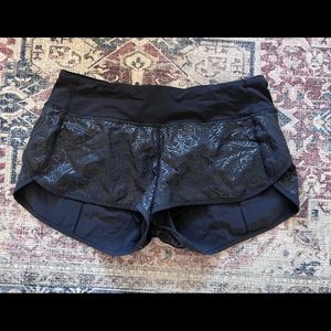 Lululemon Run Speed Shorts Size 6